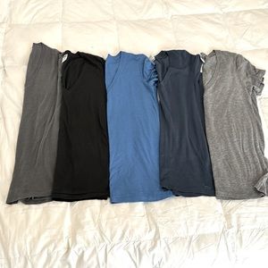 5 Pink Victoria Secret V-neck pack